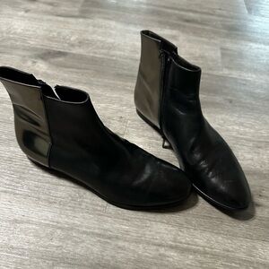 AGL Women’s Black and Silver Leather Chelsea Slip On Ankle Boots 40 1/2      7.5